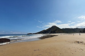 Punto de referencia cercano,Playa