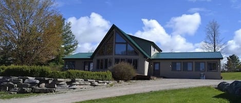 View of Entire Home from the front 