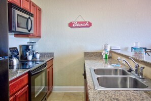 Fully Equipped Kitchen & Granite Counter Tops