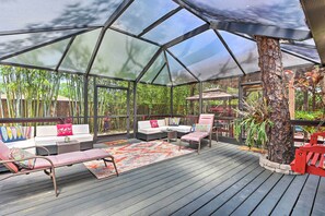 Florida Room | Single-Story House | Additional Sleeping | Casita 1 & Casita 2