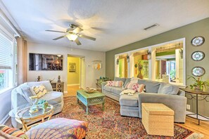 Living Room | Free WiFi