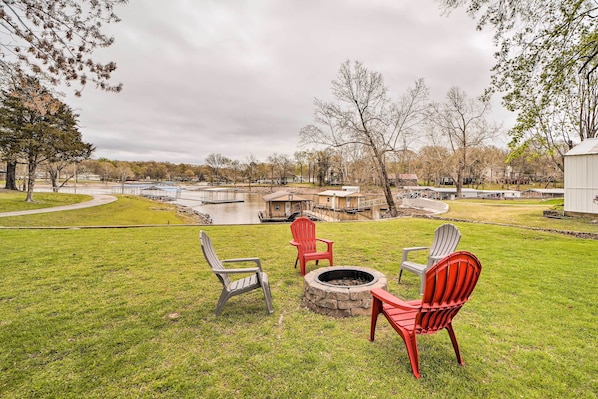 Grove Vacation Rental | 2BR | 2BA | Step-Free Entry via Carport | 1,615 Sq Ft
