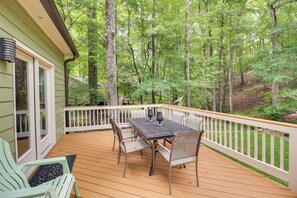 Private Deck | Gas Grill | Fire Pit | Lake Access | 3 Kayaks | Pedal Boat