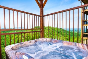 Hidden Heaven Hot Tub