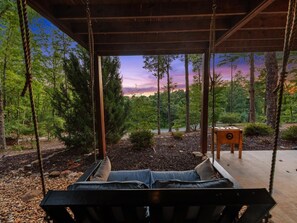 Soaring Hawk Lodge - Lower Level Patio Swing