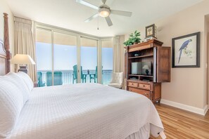 Gulf front master bedroom.