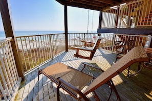 Sandpiper 8A Private Deck off Master Bedroom