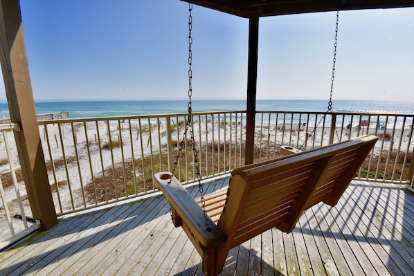 Sandpiper 8A Private Deck off Master Bedroom