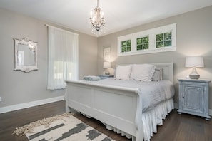Slip Away Into a Restful Night`s Sleep in the Comfort of the Main Level Master King Suite