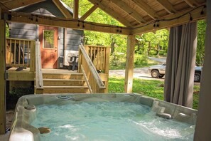 Private Hot Tub w/Cabana