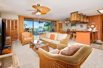 Cozy condo w/ ocean views across iconic Kahaluu Bay. Sleeps 4, pool, + BBQ! 102