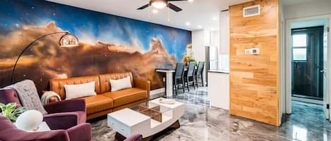 Welcome to 400 South, the nicest and newest "aparthotel" in Cocoa Beach!  This colorful, galactic-themed unit is the perfect landing spot for couples, families and friends to explore the sandy beaches, local attractions, and obviously the renowned Space C