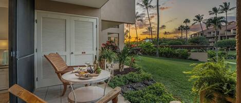 Lanai Seating