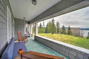 Furnished Porch | Access to Loon Lake