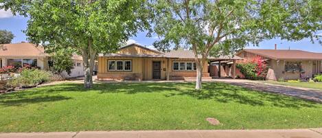 Phoenix Vacation Rental | 3BR | 2BA | Step-Free Access | 1,400 Sq Ft