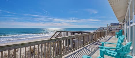 Walk out the door and experience the salt air and endless ocean views. 