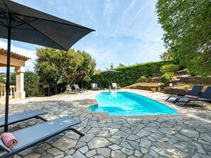 Plante, L'Eau, Propriété, Meubles, Bâtiment, Table, Fenêtre, Bleu Azur, Chaise, Design Intérieur