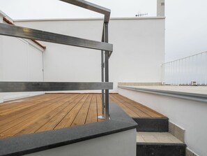 Planta, Agua, Propiedad, Mueble, Edificio, Mesa, Ventana, Azur, Silla, Diseño De Interiores