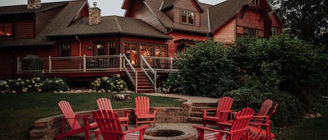 Firepit and Back Deck