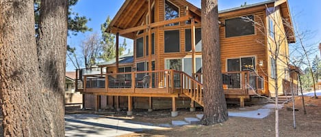 Big Bear Lake Vacation Rental | 4BR | 2.5BA | 2,798 Sq Ft | 1 Step to Enter