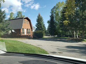 Semi-circle driveway