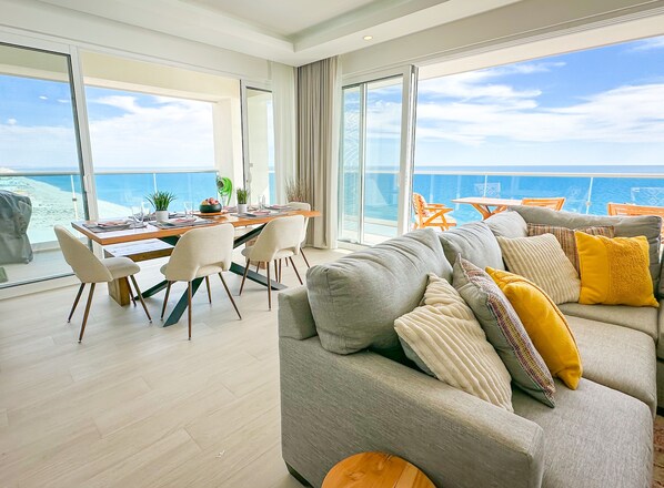 Living/Dining room