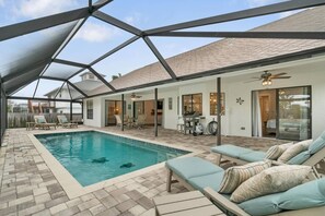 Sit back and relax - this is vacation! (Complimentary heat provided Nov. 20-Apr. 30)