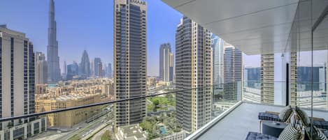 Scenic holiday rental with stunning Burj Khalifa views in Downtown Dubai