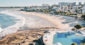 The pool on the stunning Kings Beach foreshore is a 25m sea-water lap pool with a children’s swimming pool and wading area.