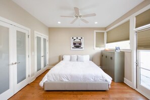 Large Primary Bedroom w/ Private Rooftop Balcony and Ensuite Bathroom