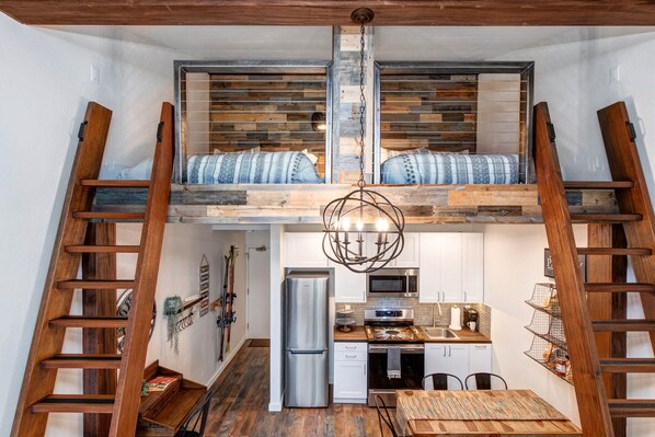 Vacation Rentals in Park City at Prospector Lodge 924: Studio condo with full loft
