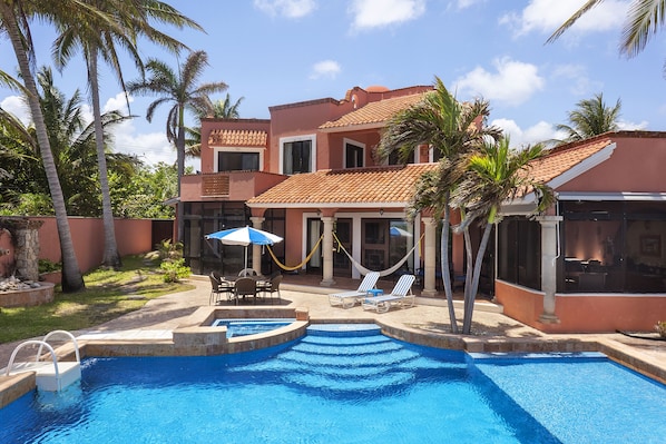 Casa South Breeze - beach front paradise in Puerto Morelos