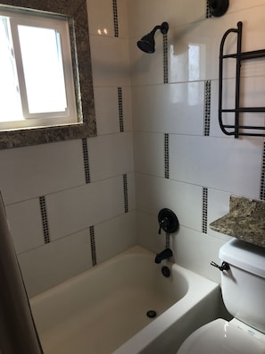 MBR bath and shower