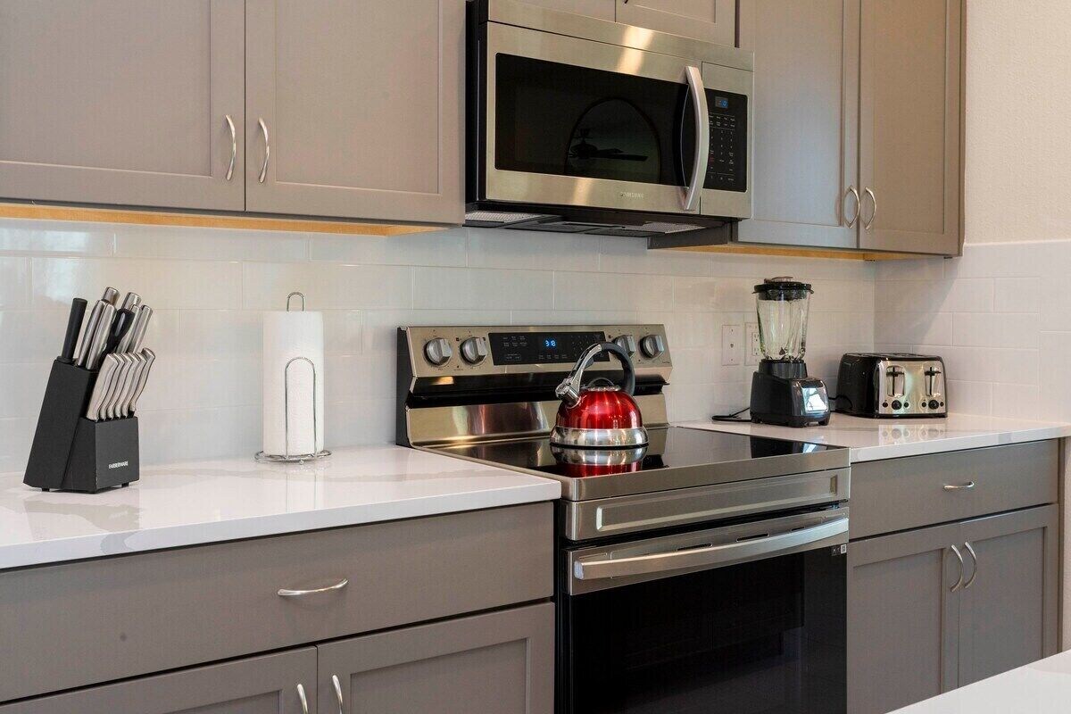 3 Bedrooms, 2.5 bathrooms Townhouse