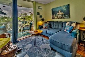 Couch, Furniture, Living Room, Room, Indoors