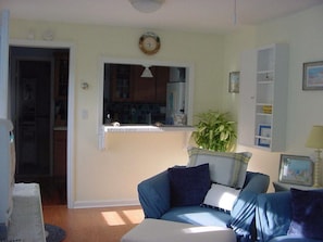 Breakfast Bar seating for 2.