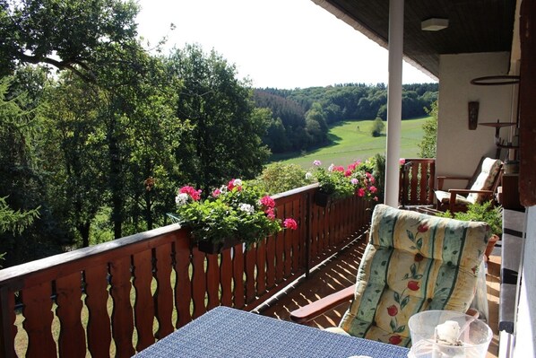 Ferienwohnung (90qm) mit großem Balkon