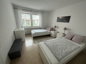 Zweites Schlafzimmer mit 2 Einzelbetten