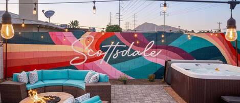 Amazing views of the Tropical backyard mural.