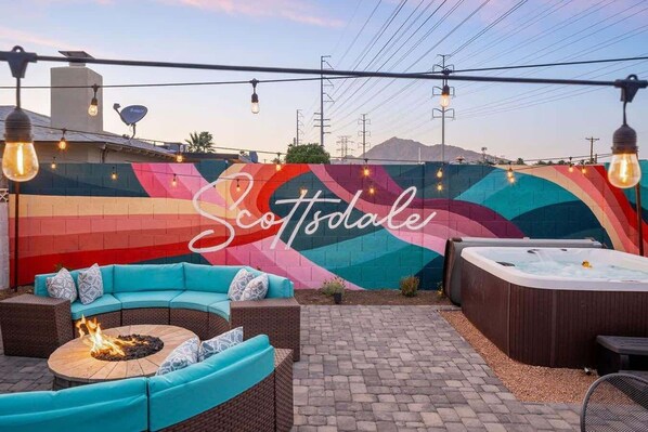Amazing views of the Tropical backyard mural.