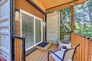 Covered Deck | Entrance