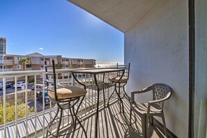 Furnished Balcony | Beach Views | 400 Sq Ft