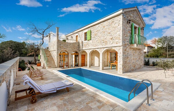 pool