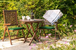 Outdoor dining on the private patio