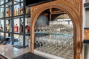 Bar (in der Unterkunft)