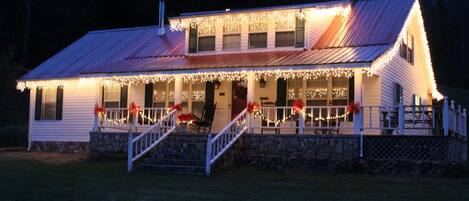 Doe Creek Farmhouse