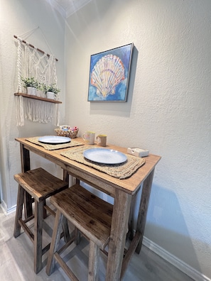 Dining seating for 4 and a few snacks on arrival