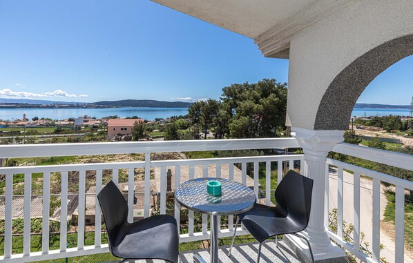 balcony-terrace