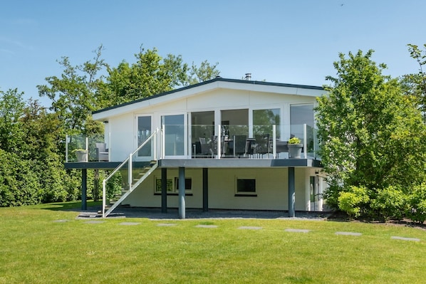 Außenseite Ferienhaus [Sommer]