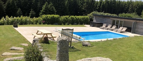 View from the cottage to the Pool 